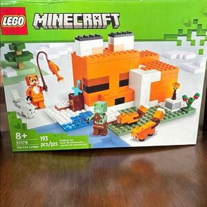 LEGO Minecraft Fox Lodge Set with Orange and Green Bricks